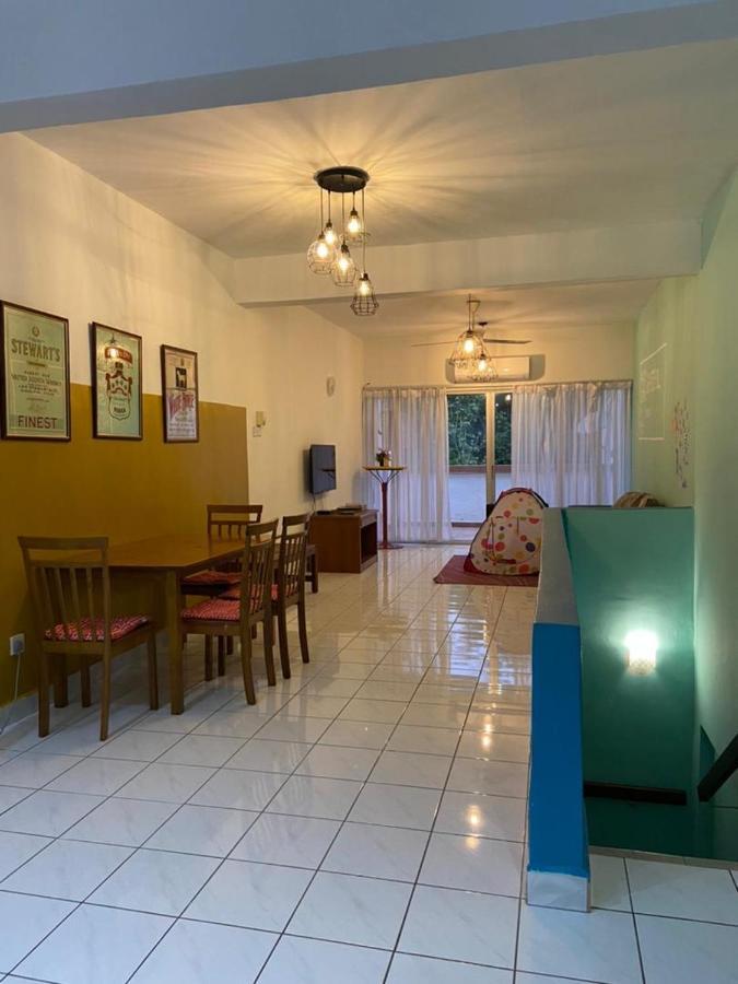 Selesa Hillhomes Cosy House